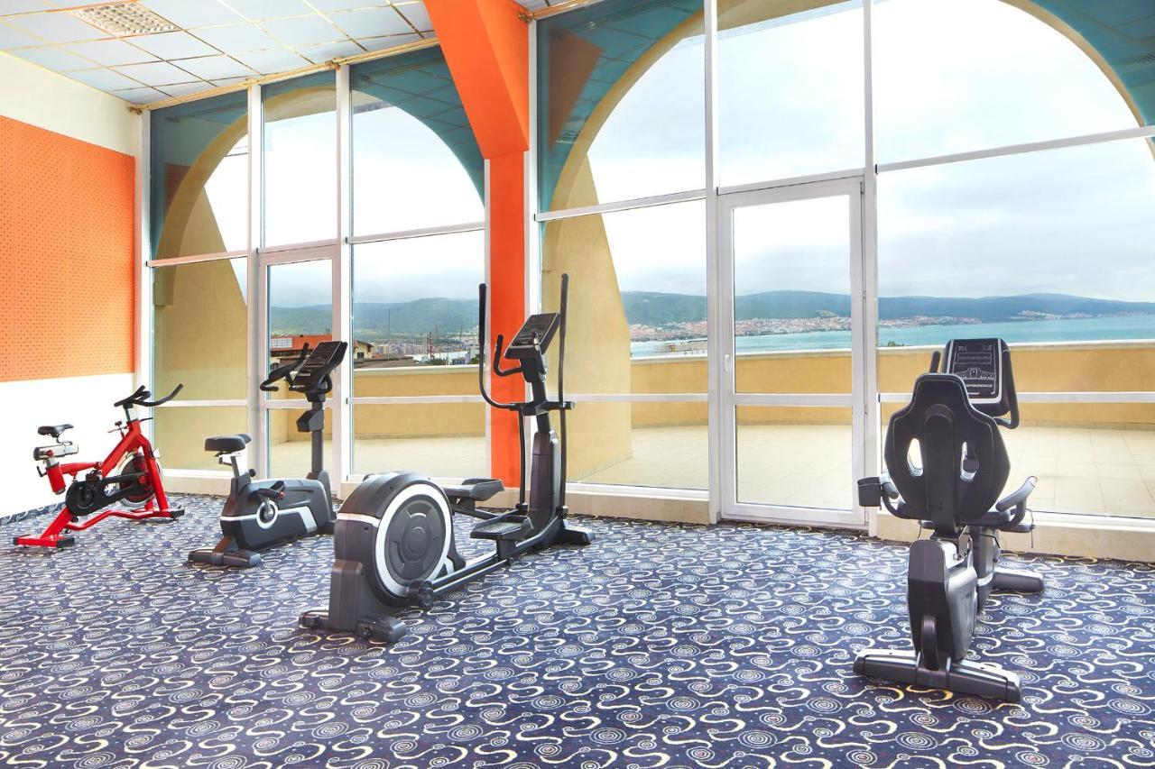 Planeta Hotel & Aquapark Free Beach Access Sunny Beach Ngoại thất bức ảnh The gym