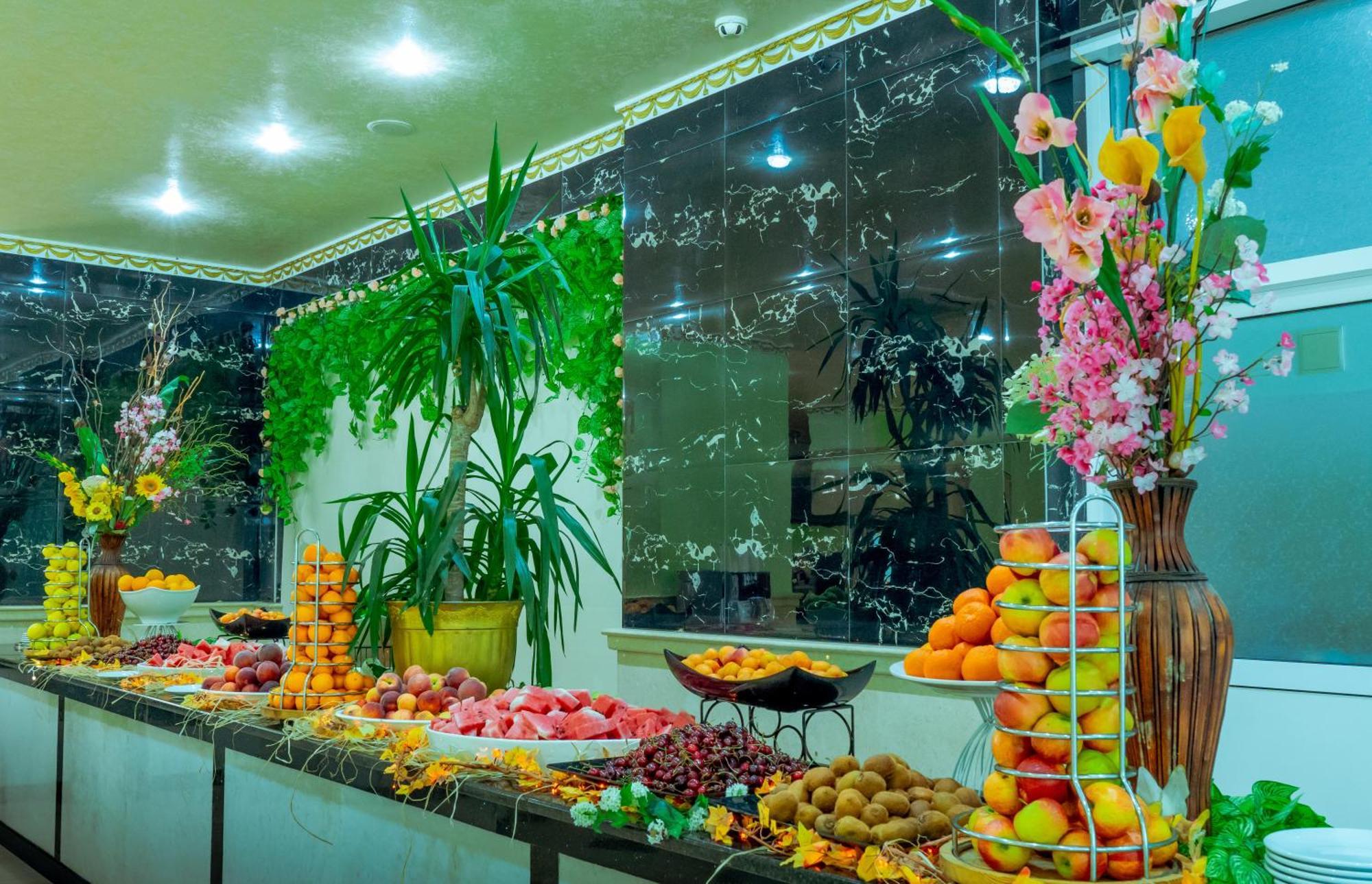 Planeta Hotel & Aquapark Free Beach Access Sunny Beach Ngoại thất bức ảnh Fruit buffet