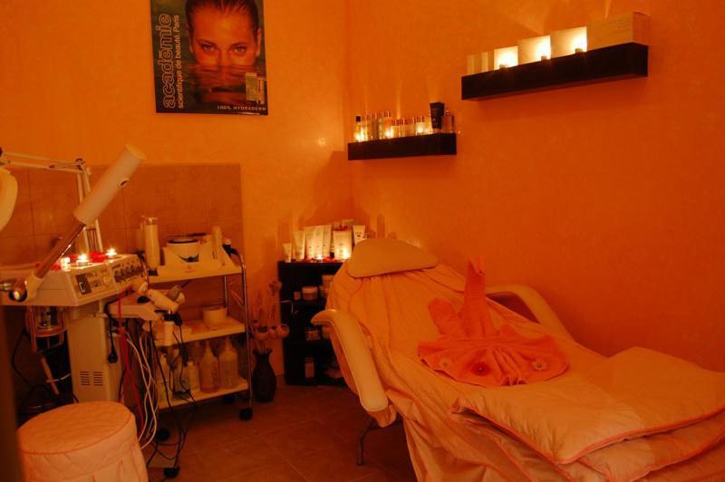 Planeta Hotel & Aquapark Free Beach Access Sunny Beach Ngoại thất bức ảnh A typical spa treatment room
