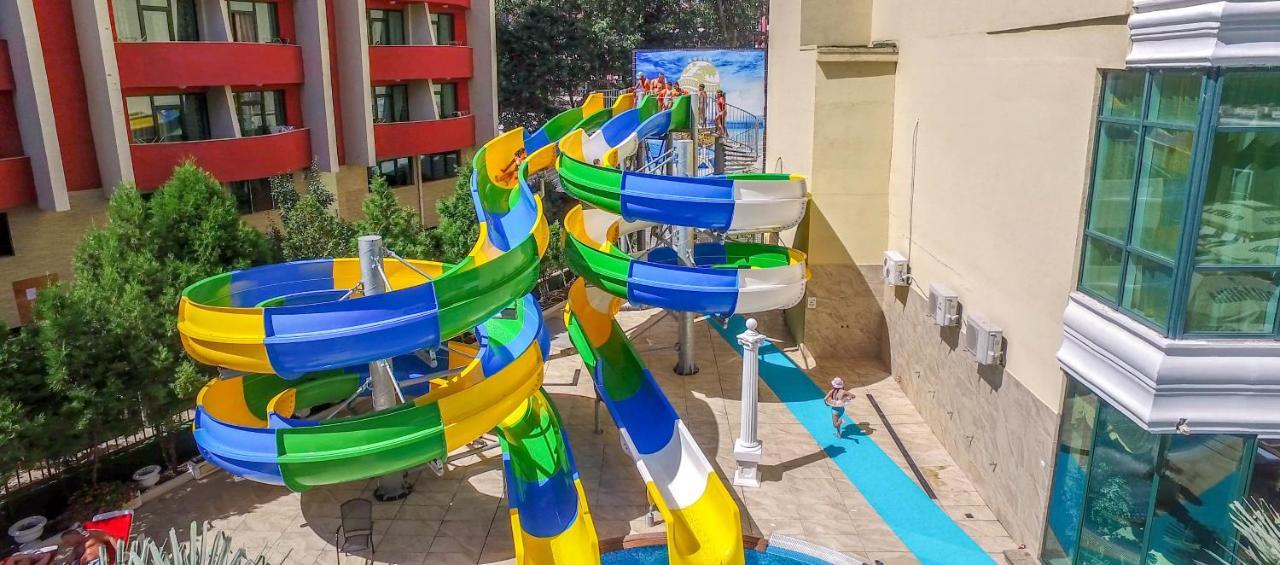 Planeta Hotel & Aquapark Free Beach Access Sunny Beach Ngoại thất bức ảnh Water park in the hotel